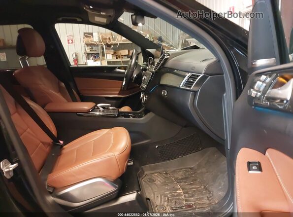 4JGDF7DE3JB002972 2018 MERCEDES-BENZ GLS 550 Черный Вид салона спереди