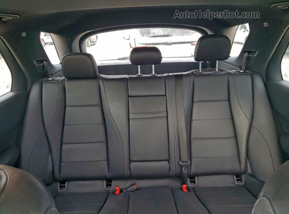 4JGFB4JB4NA650863 2022 MERCEDES-BENZ GLE Black Widok tylnych siedzeń