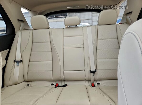 4JGFB4JB7PA954661 2023 MERCEDES-BENZ GLE White Widok tylnych siedzeń