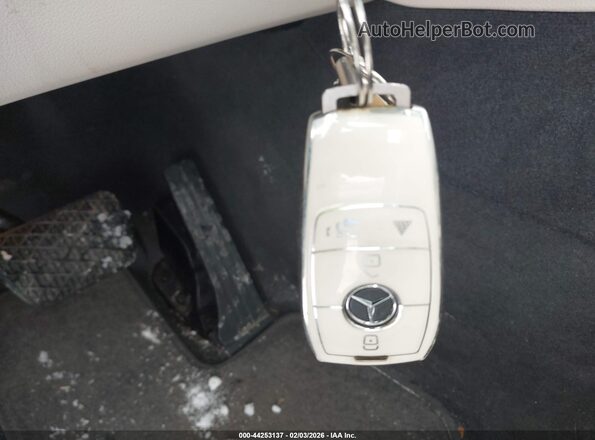 4JGFB5KBXLA264627 2020 MERCEDES-BENZ GLE 450 Белый Вид панели приборов