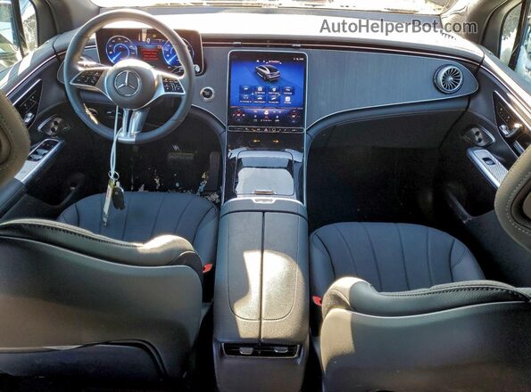 4JGGM1CB3SA067304 2025 MERCEDES-BENZ EQE Зеленый Вид панели приборов