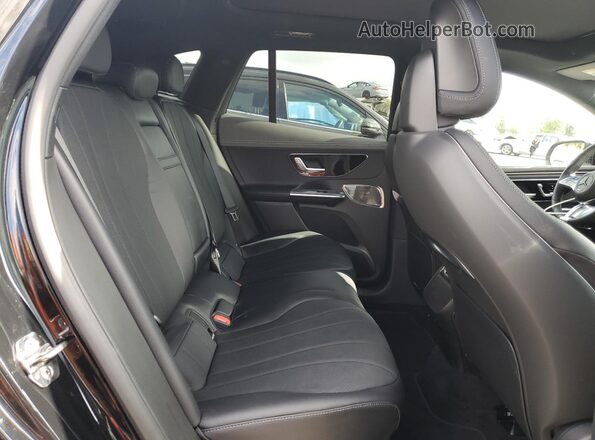 4JGGM2BB8TA070384 2026 MERCEDES-BENZ EQE Black Widok wnętrza z tyłu