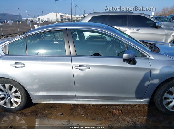 4S3BNAC65H3019671 2017 SUBARU LEGACY Silver Вид задньої частини салону