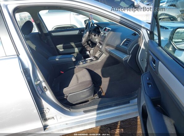 4S3BNAC65H3019671 2017 SUBARU LEGACY Silver Вид салону спереду