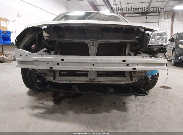 4S3BNAN60H3036875 2017 SUBARU LEGACY White Widok z przodu