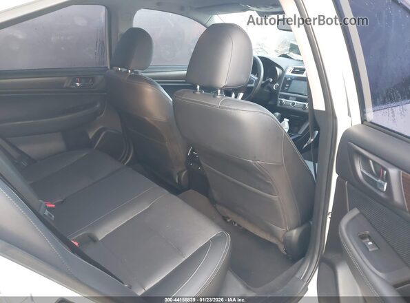 4S3BNAN61G3010221 2016 SUBARU LEGACY White Widok naklejki z numerem VIN