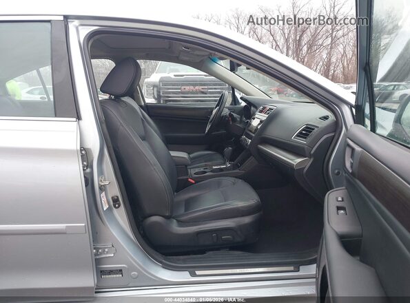 4S3BNAN68H3023145 2017 SUBARU LEGACY Silver Front interior view