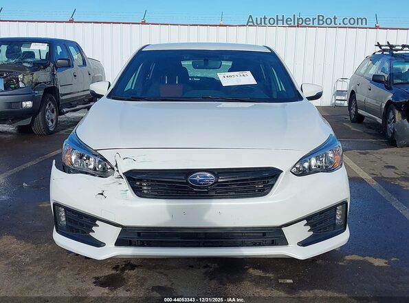 4S3GTAL62M3707939 2021 SUBARU IMPREZA White Vista interior trasera