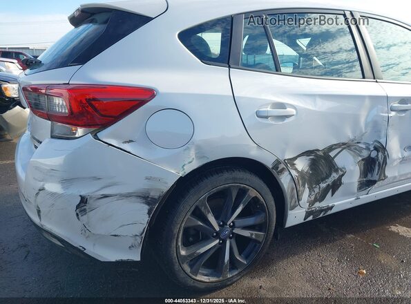 4S3GTAL62M3707939 2021 SUBARU IMPREZA White 