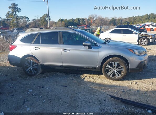 4S4BSAKC5J3365401 2018 SUBARU OUTBACK Silver Սալոնի հետևի տեսք