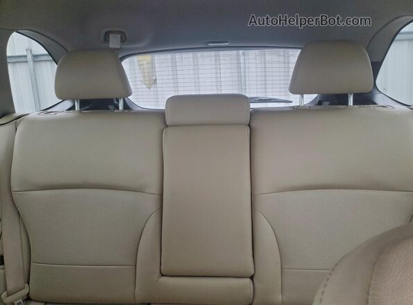 4S4BSENC0G3340577 2016 SUBARU OUTBACK White Vista de los asientos traseros