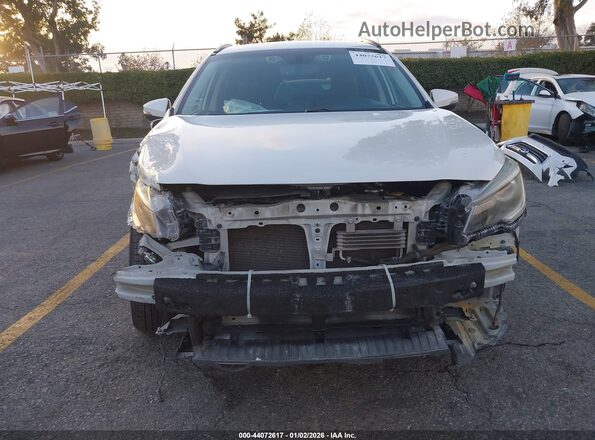 4S4BSETC3J3392103 2018 SUBARU OUTBACK White Rear interior view
