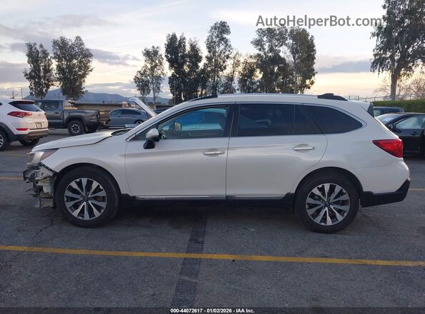 4S4BSETC3J3392103 2018 SUBARU OUTBACK White 