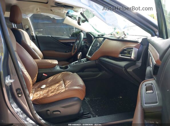 4S4BTGPD3N3237777 2022 SUBARU OUTBACK Gray Vista interior delantera