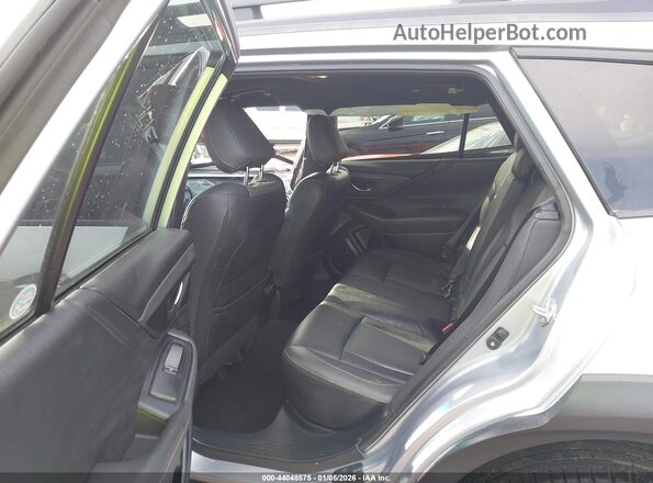 4S4BTGUD4N3135022 2022 SUBARU OUTBACK Silver Vista de la etiqueta del VIN
