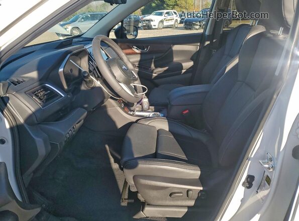 4S4WMAUD4S3420830 2025 SUBARU ASCENT White Front interior view