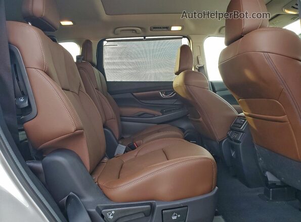 4S4WMAWDXR3420631 2024 SUBARU ASCENT White Հետևի նստատեղերի տեսք
