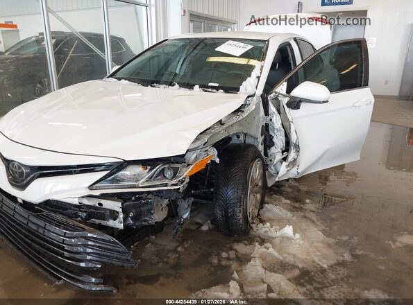 4T1B11HK0KU810186 2019 TOYOTA LE White 