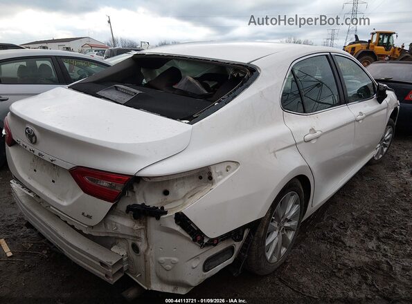 4T1B11HK5JU072092 2018 TOYOTA LE Белый Задняя правая четверть