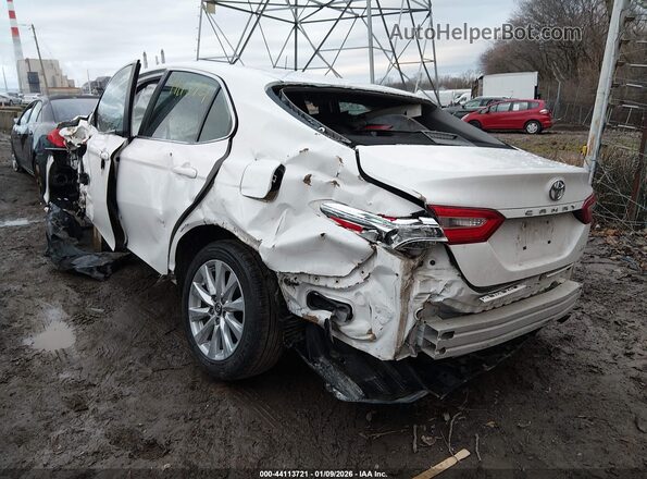 4T1B11HK5JU072092 2018 TOYOTA LE Белый Задняя левая четверть