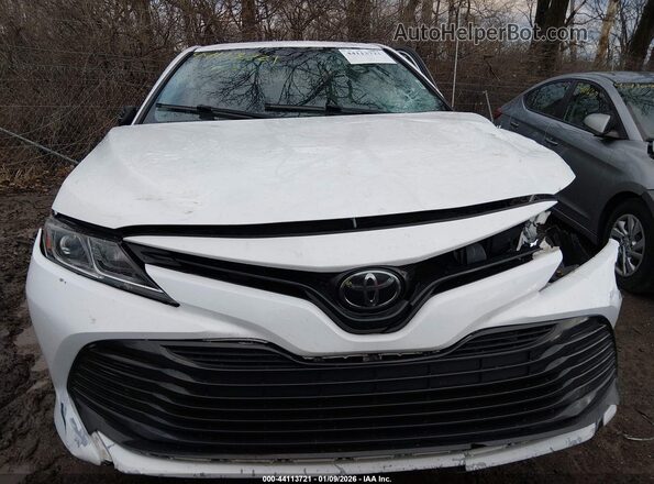 4T1B11HK5JU072092 2018 TOYOTA LE Белый Вид щитка приборов