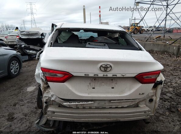 4T1B11HK5JU072092 2018 TOYOTA LE Белый 