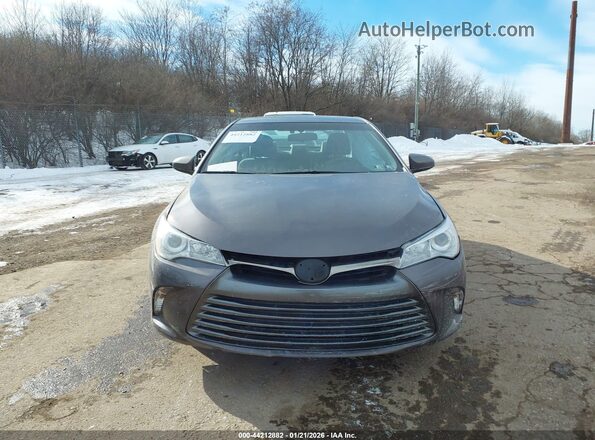 4T1BD1FK7HU215340 2017 TOYOTA LE Gray Vista interior trasera