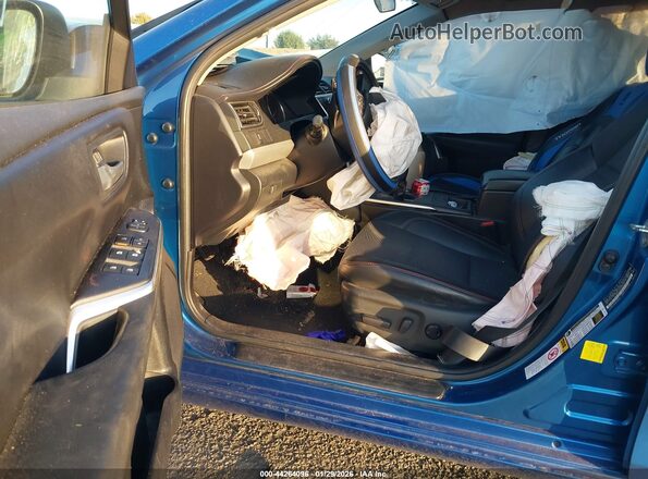 4T1BD1FKXHU201092 2017 TOYOTA CAMRY HYBRID Синий Вид салона спереди