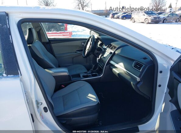 4T1BF1FK3GU239398 2016 TOYOTA CAMRY White Vista interior delantera