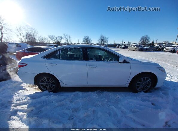 4T1BF1FK3GU239398 2016 TOYOTA CAMRY White Vista interior trasera
