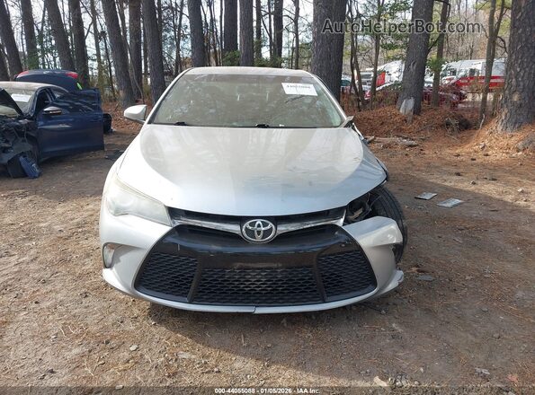 4T1BF1FK7GU244538 2016 TOYOTA CAMRY Серебряный Вид задней части салона