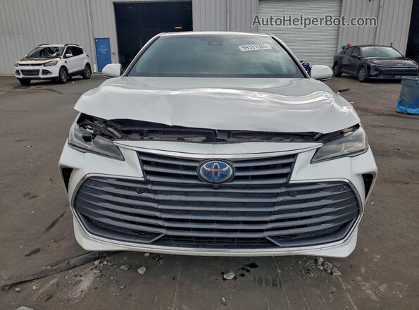 4T1D21FB5LU015354 2020 TOYOTA LIMITED White Widok z przodu