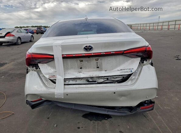 4T1D21FB5LU015354 2020 TOYOTA LIMITED White Widok z tyłu