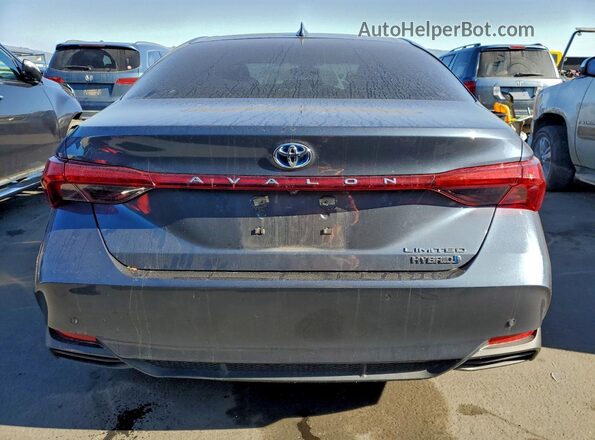 4T1DA1AB8NU014499 2022 TOYOTA LIMITED Charcoal Vista trasera