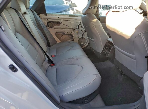 4T1DA1AB9MU006975 2021 TOYOTA LIMITED White უკანა სავარძლების ხედი