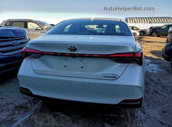 4T1DA1AB9MU006975 2021 TOYOTA LIMITED White უკანა ხედი