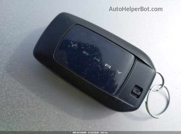 4T1DBADK2SU004779 2025 TOYOTA LE Black Vista del salpicadero