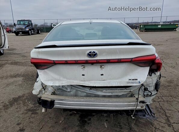 4T1EA1AB0MU008649 2021 TOYOTA AVALON White Widok z tyłu