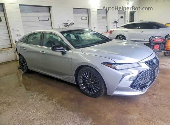 4T1EA1AB5MU002667 2021 TOYOTA AVALON Silver Przód prawy