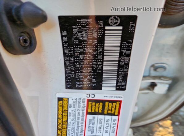 4T1GZ1FB9NU076055 2022 TOYOTA AVALON White VIN sticker view