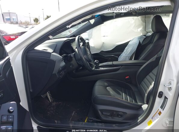 4T1HZ1FB3NU072801 2022 TOYOTA AVALON White Front interior view