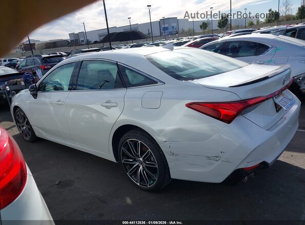 4T1HZ1FB3NU072801 2022 TOYOTA AVALON White 360 interior view