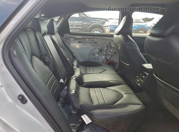 4T1HZ1FB4NU073472 2022 TOYOTA AVALON White Rear seats view