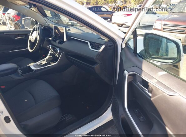 4T3RWRFV0SU197375 2025 TOYOTA LE Белый Вид салона спереди