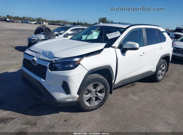 4T3RWRFV0SU197375 2025 TOYOTA LE Белый Передняя левая четверть