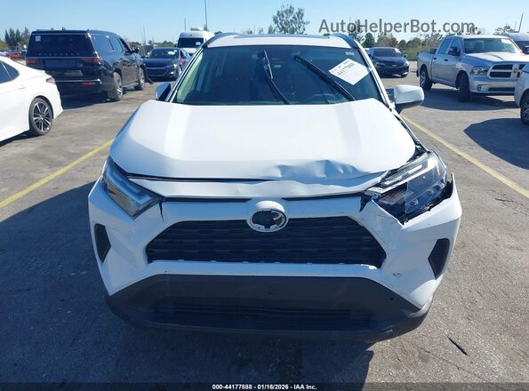 4T3RWRFV0SU197375 2025 TOYOTA LE Белый Вид щитка приборов