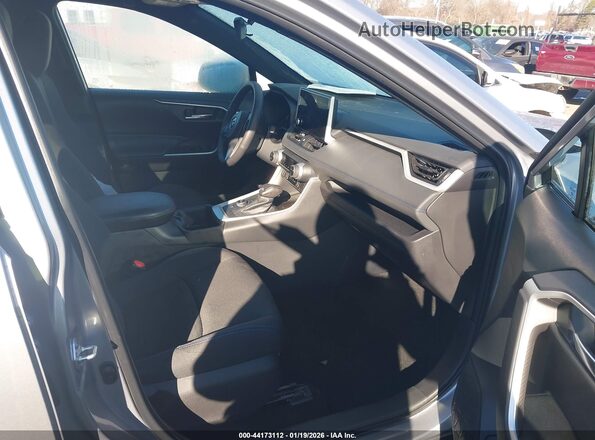 4T3T6RFV2RU156911 2024 TOYOTA RAV4 HYBRID Серебряный Вид салона спереди