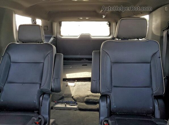 1GNSKCKD9NR243742 2022 CHEVROLET SUBURBAN Silver Вид задньої частини салону