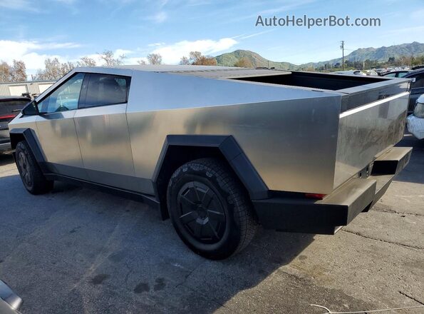 7G2CEHED7RA033076 2024 TESLA CYBERTRUCK Silver Trasero derecho