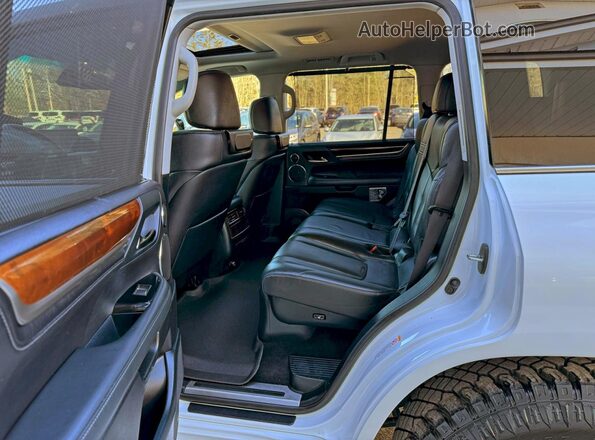 JTJHY7AX5H4247578 2017 LEXUS LX570 White 